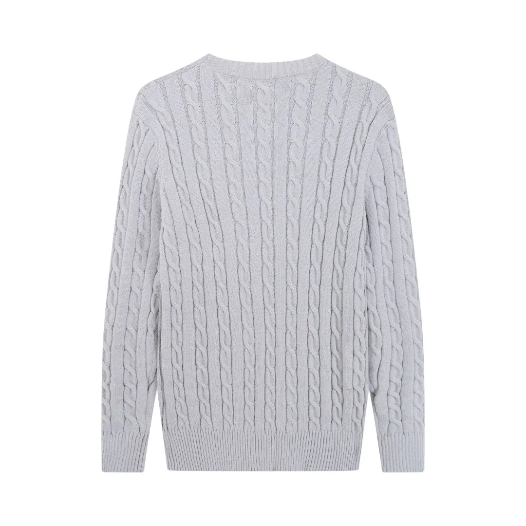P210 [Ralph Lauren round neck solid color pony embroidery logo twist knitted sweater] ✅Ralph Lauren classic basic versatile knitted pullover crew neck sweater for men and women ✅Main supplier platform live broadcast Wholesale entity Replenish when out of stock will not be removed from the shelves ✅ZP quality 1:1 pattern making Scan the code to enter the GF website Counter quality ✅Detailed quality is the only one in Guangzhou Imported quality cotton yarn Focus on high-end cost-effective Good quality Needless to say ✅The version is restored to the original version. The maximum size can be worn up to 1105 pounds. Loose, comfortable and stress-free. ✅The upper body is simple and easy to match. A must-have for ootd. Good-looking clothes are never picky. A must-have in couples’ wardrobes. Size: S-XL. Color: black, white, gray, royal blue, pink, sky blue, khaki.